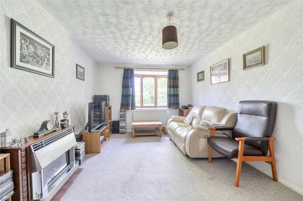 Property carousel item 4