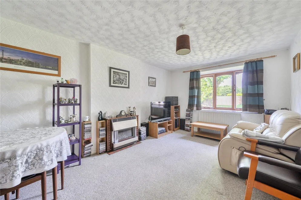 Property carousel item 6