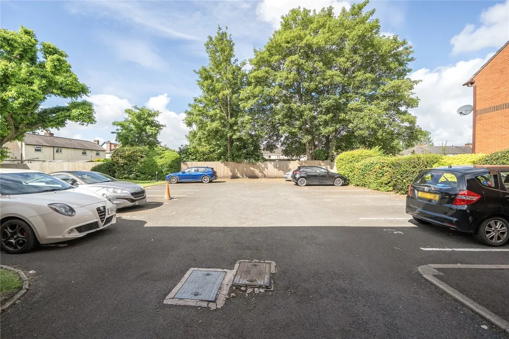 Property carousel item 10