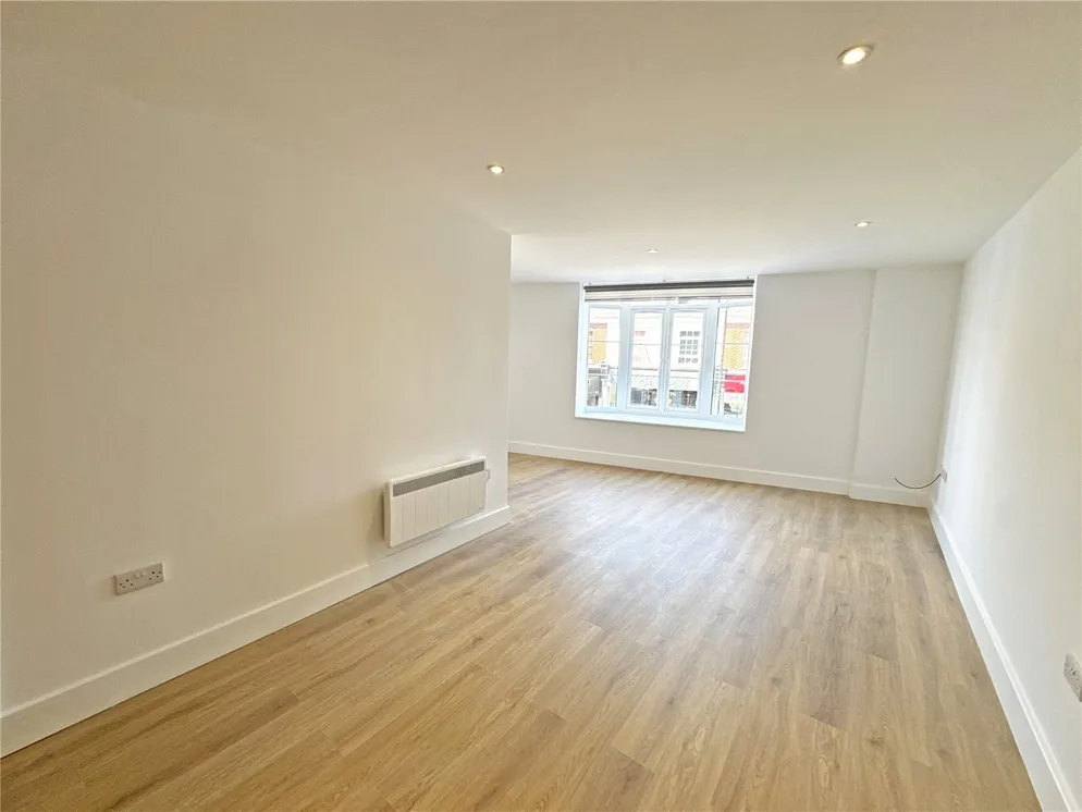 Property carousel item 4