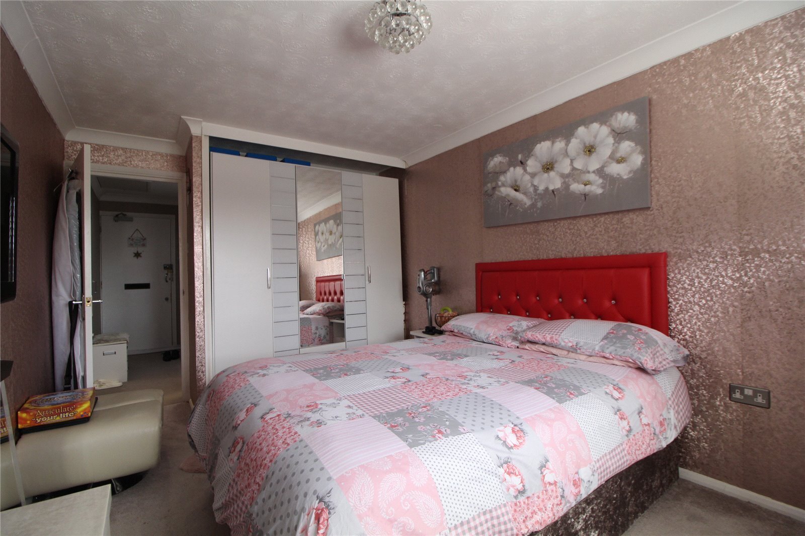 Ainsley Close, London, N9 Image 11