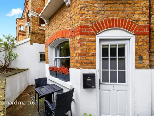 Ewell Road, SURBITONphoto