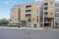 Pegs Lane, Hertford, SG13 photo 1