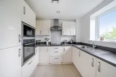 Pegs Lane, Hertford, SG13 photo 2