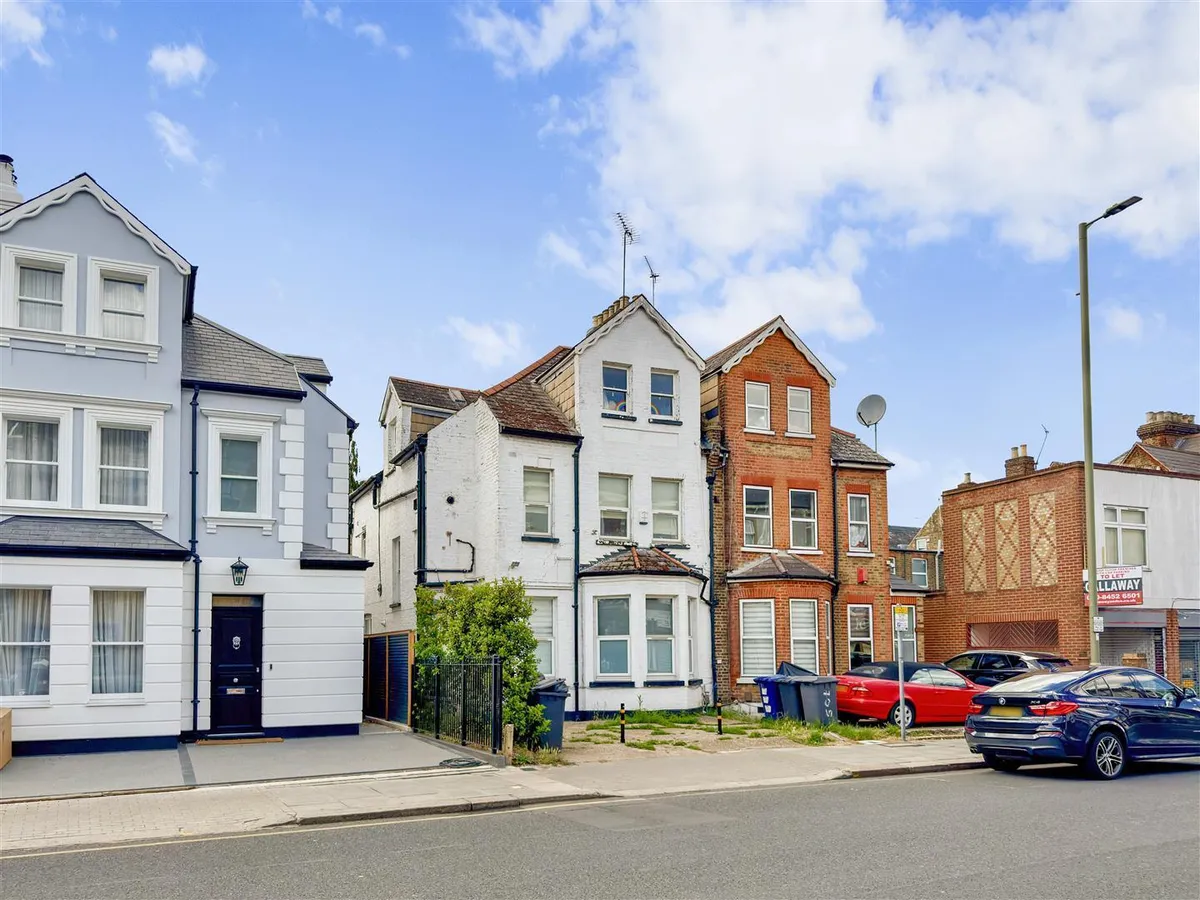 Finchley Road, London, NW2