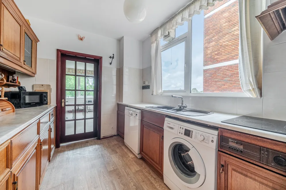 Ray Mead Road, Maidenhead, SL6 photo 5