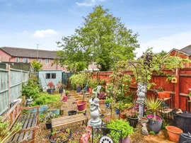 Marina Close, Devizes thumb 2