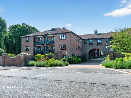 Wray Park Road, Reigatephoto