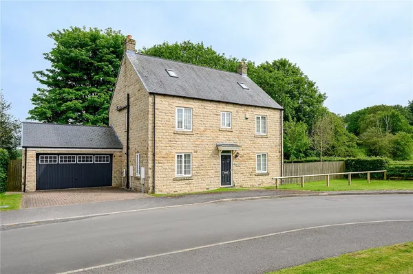 Castle Court, Scarcroft, LS14