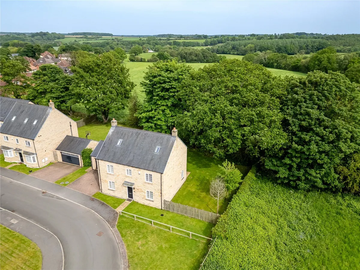 Castle Court, Scarcroft, LS14