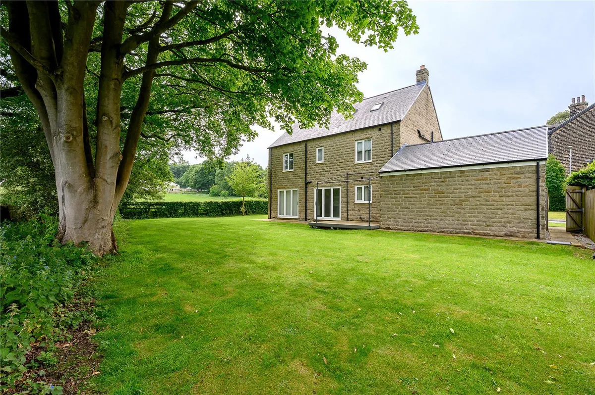 Castle Court, Scarcroft, LS14