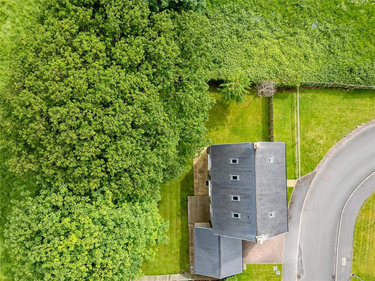 Castle Court, Scarcroft, LS14