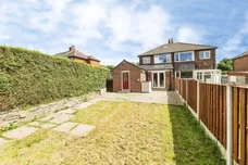 Dewsbury Road, Tingley, WAKEFIELD