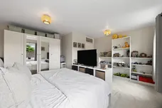 Hamilton Drive, Erskine
