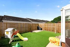 Hamilton Drive, Erskine