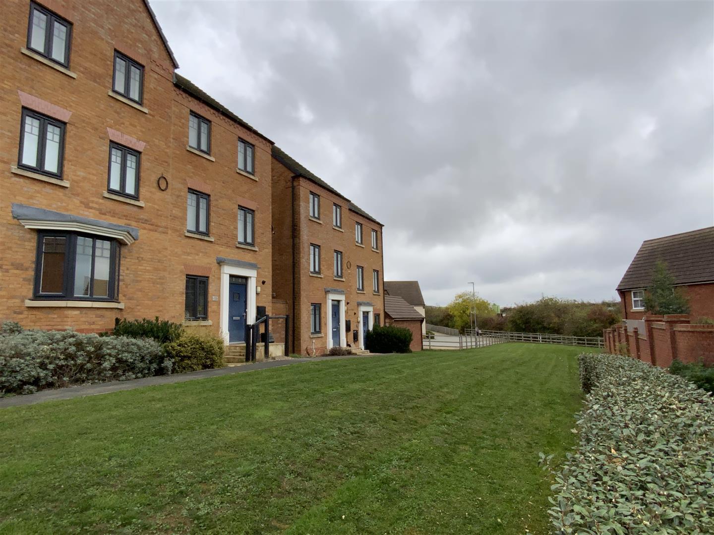 Cicero Crescent, Fairfields, Milton Keynes Image 13