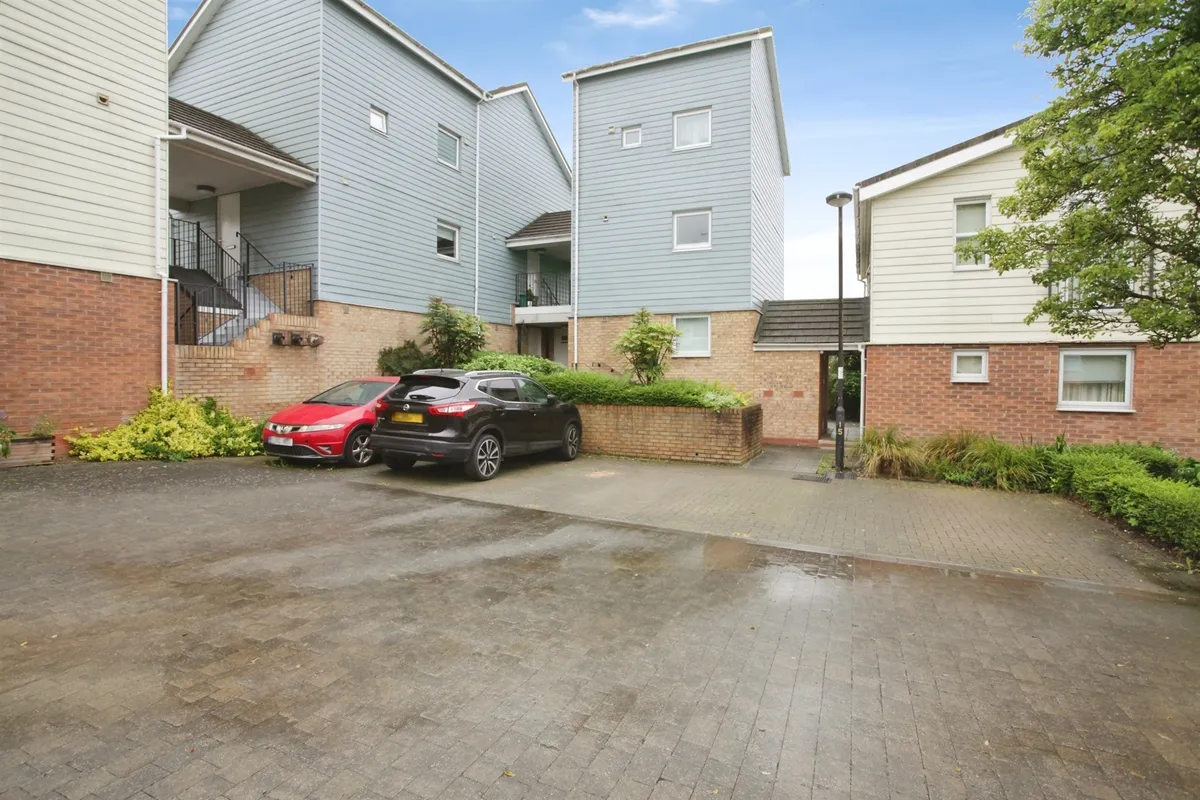 Follager Road, Rugby