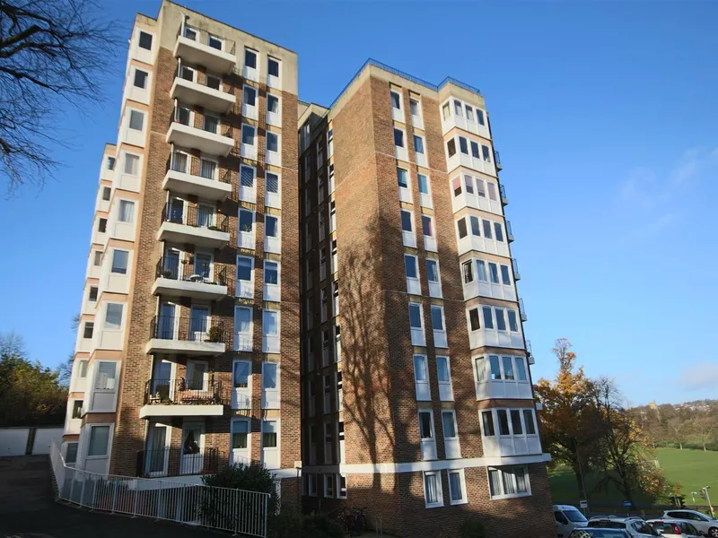 Property thumbnail 2 out of 3