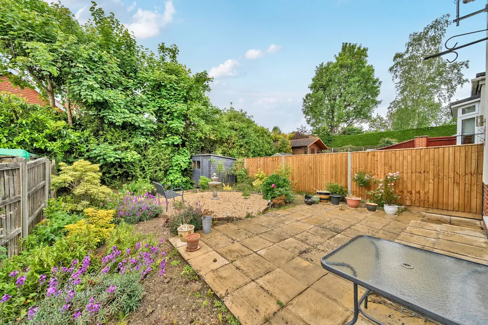 Upper Hale Road, Farnham, GU9 photo 8