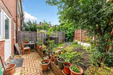Neath Gardens, Morden