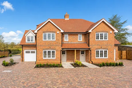 Bramall Place, Bowling Alley, Crondall, GU10