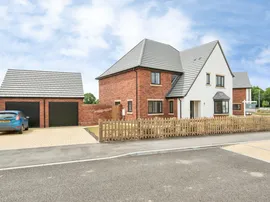 Muncey Grove, Bassingbourn, Royston photo