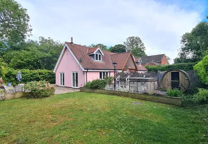 Paston Road, Knapton