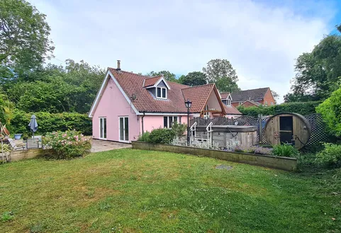 Paston Road, Knapton