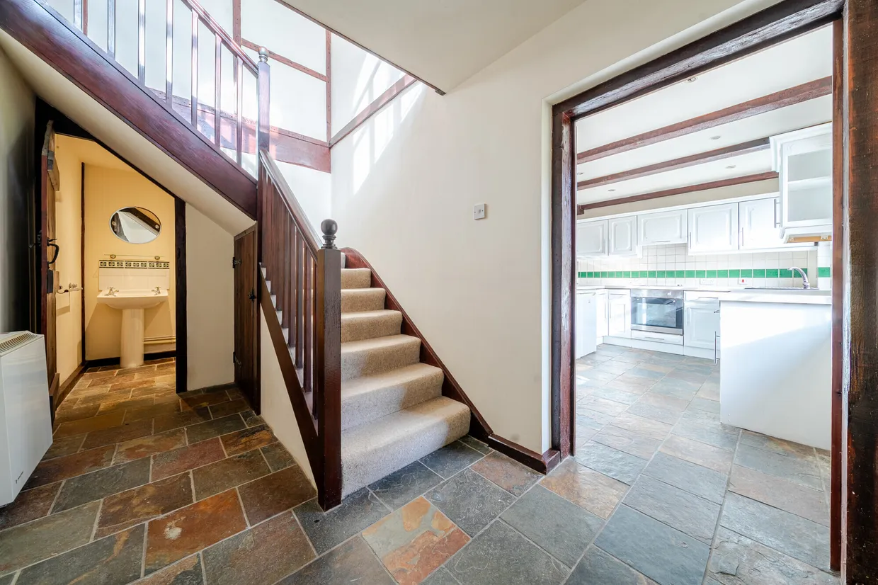 Elcot, Newbury, RG20 photo 5