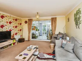 Marina Close, Devizes thumb 2