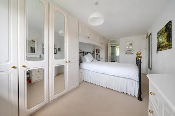 The Avenue, Cliftonville, NN1 photo 27