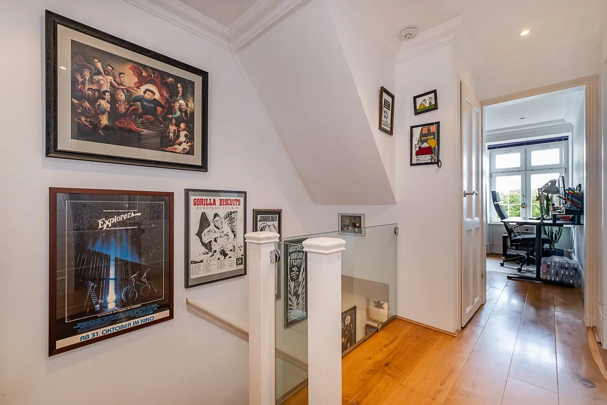 Cottenham Park Road, London, SW20 photo 12