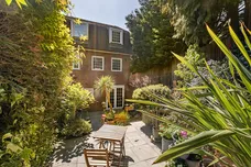 Cottenham Park Road, London, SW20 photo 21