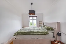 Cottenham Park Road, London, SW20 photo 24