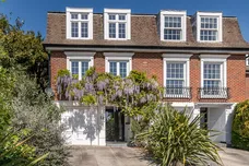 Cottenham Park Road, London, SW20 photo 32