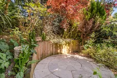 Cottenham Park Road, London, SW20 photo 35