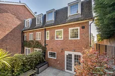 Cottenham Park Road, London, SW20 photo 39