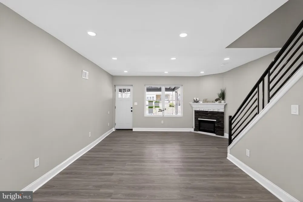 930 E Price St, Philadelphia, PA 19138