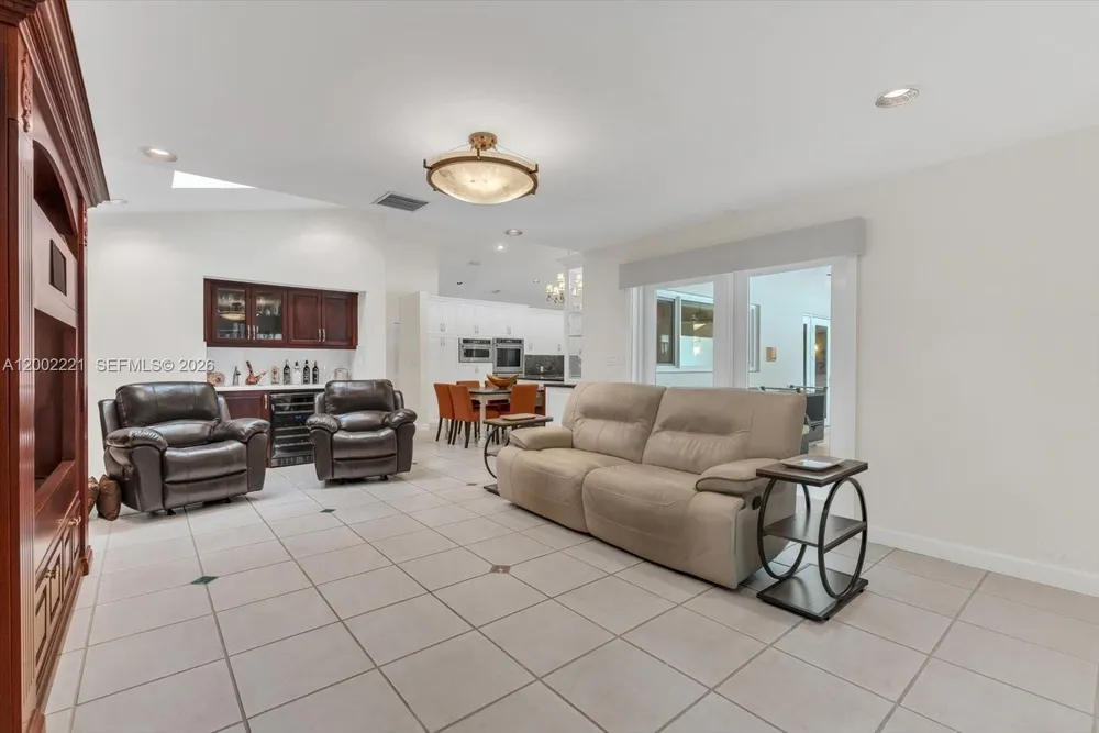 9941 SW 143rd St, Miami, FL 33176