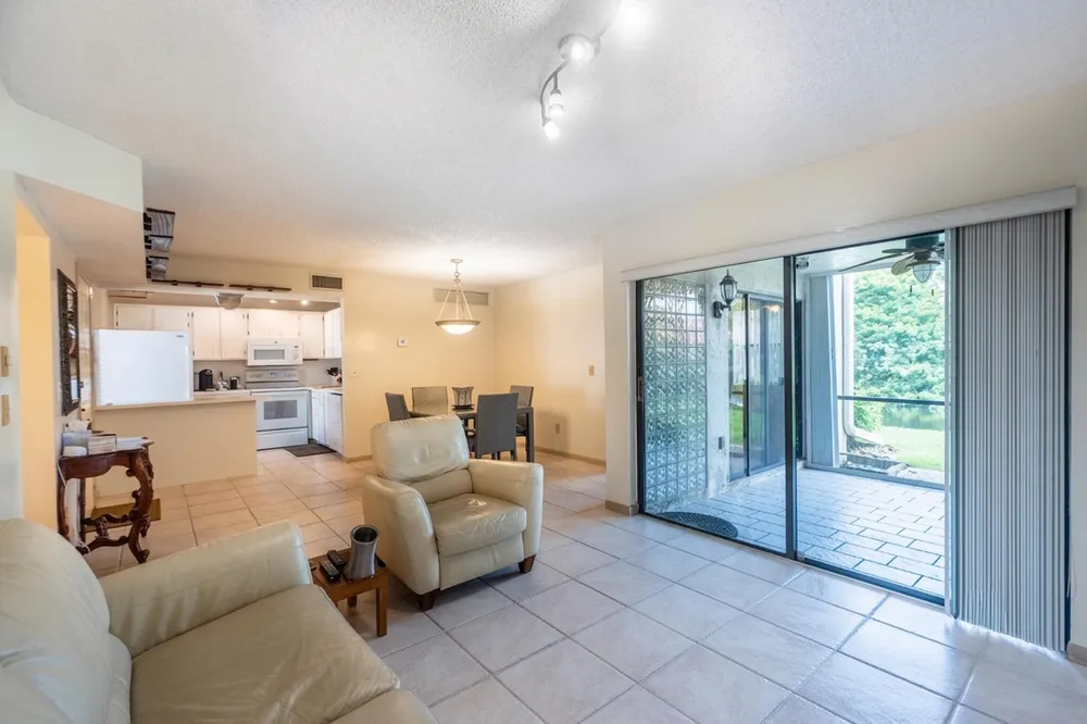 9819 NW 3rd Ct, Plantation, FL 33324