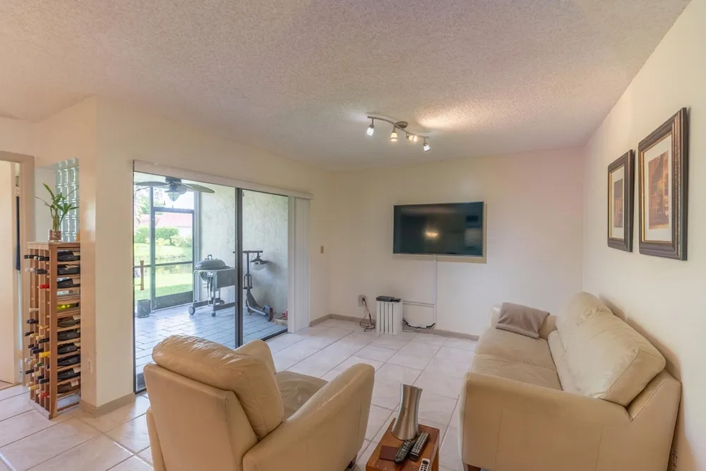 9819 NW 3rd Ct, Plantation, FL 33324