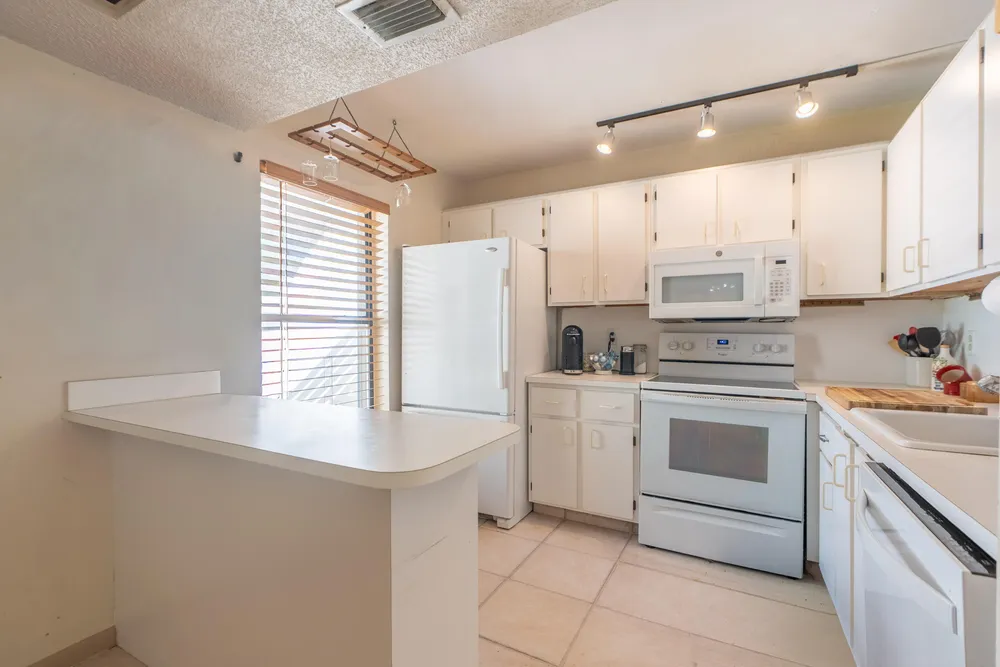 9819 NW 3rd Ct, Plantation, FL 33324