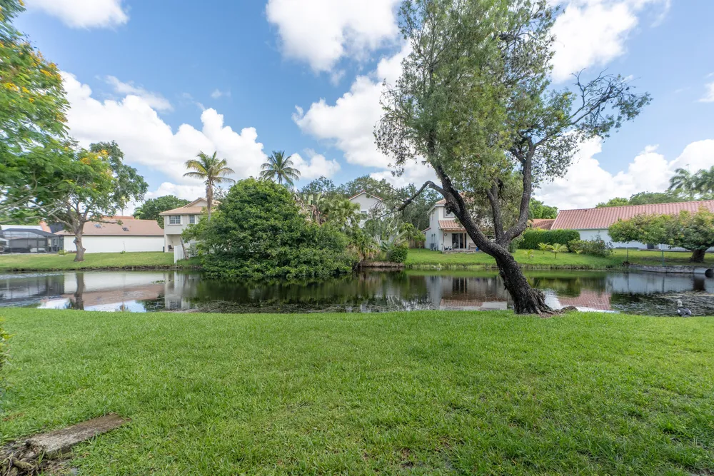 9819 NW 3rd Ct, Plantation, FL 33324