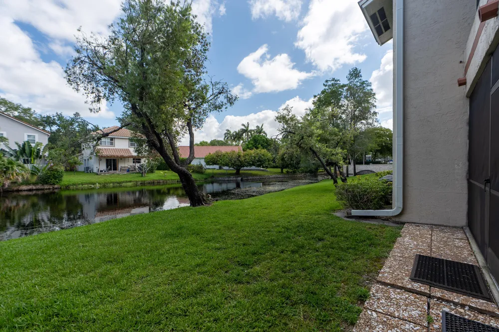 9819 NW 3rd Ct, Plantation, FL 33324