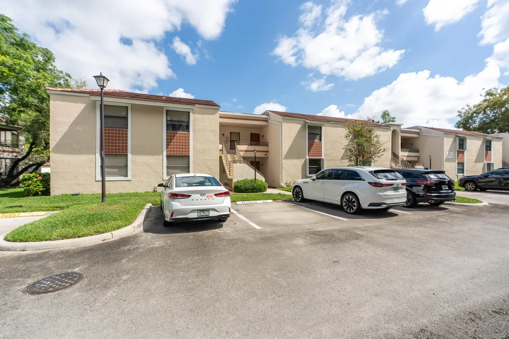 9819 NW 3rd Ct, Plantation, FL 33324