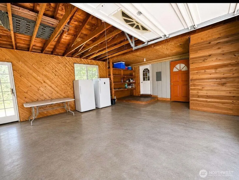 16 Big Rock Rd, Oroville, WA 98844