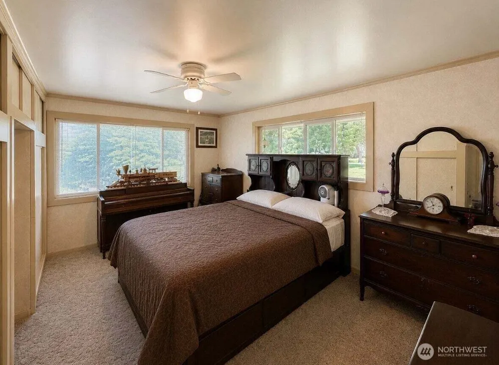 16 Big Rock Rd, Oroville, WA 98844