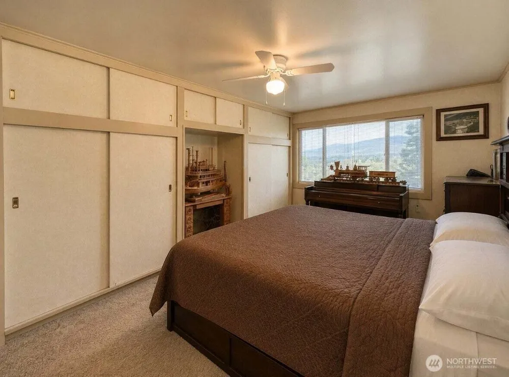 16 Big Rock Rd, Oroville, WA 98844