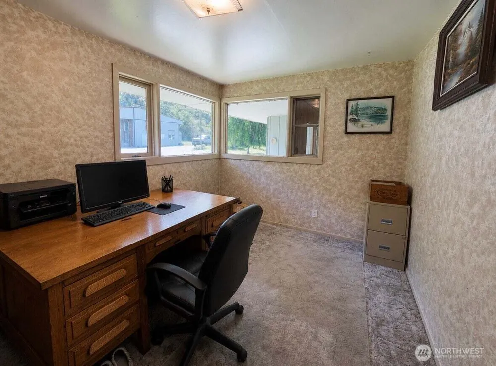 16 Big Rock Rd, Oroville, WA 98844