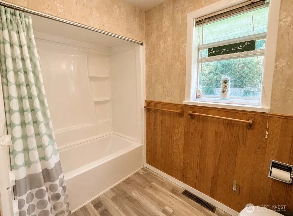 16 Big Rock Rd, Oroville, WA 98844